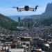 O projeto Na Favela Drone, no Rio de Janeiro, oferece cursos de pilotagem de drones a jovens moradores, movimenta o turismo nas favelas e promove emprego e valorização cultural, atraindo visitantes durante a alta temporada de verão 2026.