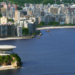 A Prefeitura de Niterói lançou três consultas públicas online para que cidadãos contribuam em projetos estratégicos, incluindo Plano Municipal de Saúde, revitalização do prédio da Caixa e Arena Niterói. Participe pelo aplicativo Colab até fevereiro de 2026.