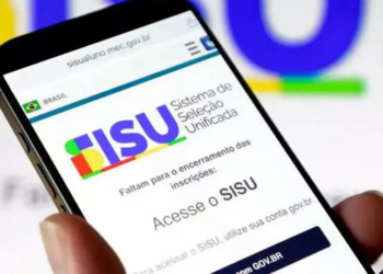 Estudantes aprovados na chamada regular do Sisu 2026 podem conferir resultados pelo Portal do Gov.br. Lista de espera para vagas remanescentes vai até 2 de fevereiro.