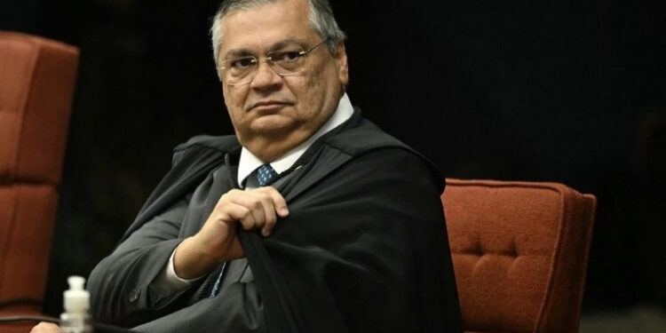 Pedido para derrubar renovação automática da CNH é rejeitado pelo STF.