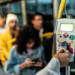 As tarifas do transporte municipal do Rio de Janeiro foram reajustadas para R$ 5. Prefeitura mantém subsídio para garantir equilíbrio financeiro do sistema, que considera quilometragem rodada e indicadores contratuais.