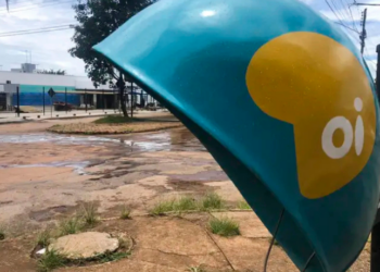 Os últimos orelhões do Brasil serão desativados até 2028. Anatel garante manutenção mínima em áreas sem 4G, enquanto operadoras investem em infraestrutura de telecomunicações.