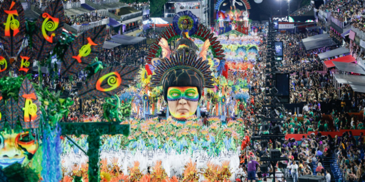 Escolas de samba da Série Ouro realizam ato na Riotur contra credenciamento do Carnaval 2026. Entidade critica elitização e pede revisão de contratos para acesso igualitário de trabalhadores do samba.