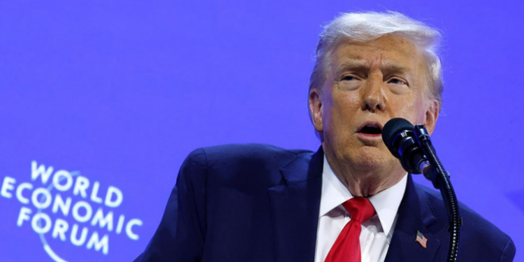 Processo judicial intensifica tensão entre administração Trump e universidades americanas.