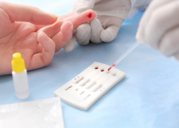 Brasil amplia ações de saúde indígena e distribui mais de 1 milhão de testes rápidos para ISTs em 2025. Testagem de HIV cresce e fortalece diagnóstico precoce.