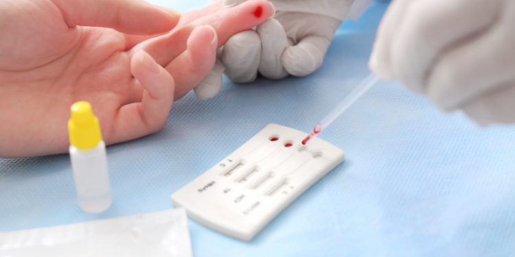 Brasil amplia ações de saúde indígena e distribui mais de 1 milhão de testes rápidos para ISTs em 2025. Testagem de HIV cresce e fortalece diagnóstico precoce.
