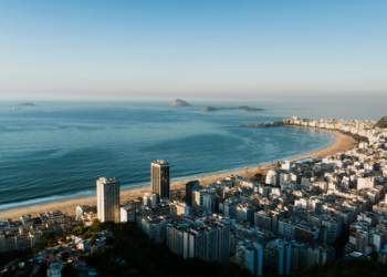 Falta de energia no Leme e em Copacabana por mais de 48 horas leva Procon Carioca a notificar a Light e Defensoria a entrar com ação judicial por restabelecimento imediato.