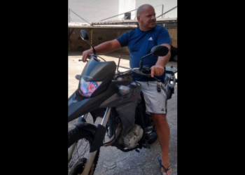 A Linha Amarela foi totalmente interditada nos dois sentidos neste sábado (31) após uma tentativa de assalto dentro do Túnel da Covanca, na Zona Oeste do Rio
