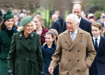O Palácio de Buckingham busca correspondente sênior para escrever cartas oficiais para o rei Charles III e outros membros da realeza; salário é de 32 mil libras por ano e inscrições vão até 11 de janeiro.