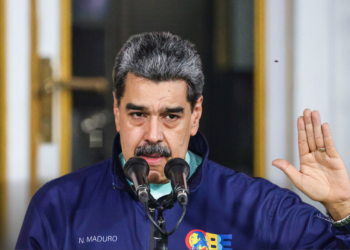 EUA alteram denúncia contra Nicolás Maduro e deixam de apontá-lo como líder do Cartel de Los Soles, focando agora em corrupção e narcotráfico.