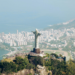 O Rio de Janeiro registrou recorde de turistas internacionais em 2025, com 2.196.443 visitantes, crescimento de 43,7% em relação a 2024. Argentina, Chile e EUA lideram a lista de países emissores.