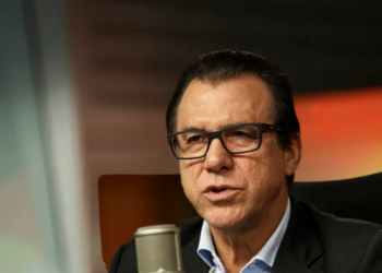 Ministro do Trabalho afirma que o Congresso pode aprovar o fim da escala 6x1 antes das eleições. Proposta é prioridade do governo e depende de mobilização social.