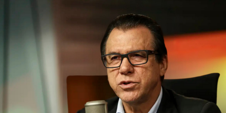 Ministro do Trabalho afirma que o Congresso pode aprovar o fim da escala 6x1 antes das eleições. Proposta é prioridade do governo e depende de mobilização social.