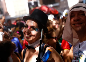 O Rio de Janeiro inicia o pré-Carnaval com mais de 70 blocos, cortejos e atrações infantis no Centro, zonas Sul e Norte. Confira programação e dicas de segurança.