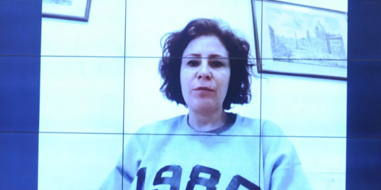 A Corte de Apelação de Roma realiza nesta terça-feira (20) a audiência sobre a extradição de Carla Zambelli, atualmente presa na Itália. O julgamento decidirá se ela cumprirá pena no Brasil por invasão ao CNJ.