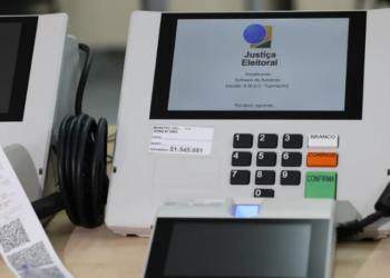 O TSE inicia consulta pública sobre regras das Eleições 2026, com 12 minutas de resoluções sobre pré-campanha, financiamento, uso de redes sociais e inteligência artificial.