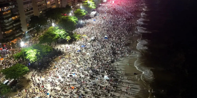 Niterói alcançou 100% de ocupação hoteleira no réveillon, resultado histórico que reforça a cidade como um dos destinos mais procurados do Rio de Janeiro para o Ano-Novo.
