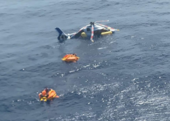 Helicóptero H-160 faz pouso controlado no mar na costa do RJ; causa segue desconhecida