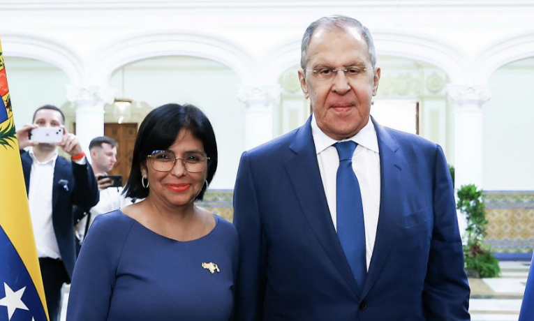 Em meio à crise, Rússia reforça apoio à Venezuela e defende diálogo