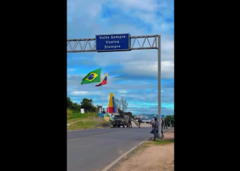 Ataques militares dos Estados Unidos na Venezuela provocam explosões em Caracas, mobilização de forças e fechamento parcial da fronteira com o Brasil. Países do mundo manifestam preocupação e acompanham desdobramentos.