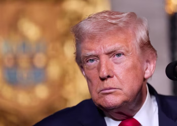 Em reunião com CEOs do setor, Trump diz que Venezuela é hoje ininvestível, mas promete segurança total para destravar US$ 100 bilhões em aportes no petróleo.