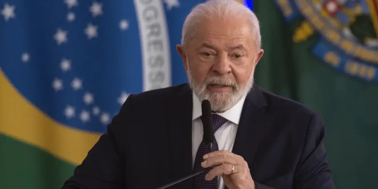 Lula opta por vetar projetos que poderiam elevar salários do Legislativo acima do teto constitucional.