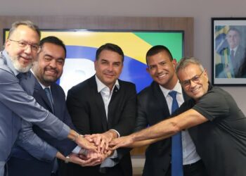 Cláudio Castro anuncia saída do governo e define chapa da Direita para 2026 no Rio.