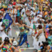 Cordão do Boitatá celebra 30 anos com cortejo sem trio e emoção no Centro do Rio
