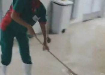 Chuva intensa causou alagamento no Hospital da Posse, em Nova Iguaçu. Cidade segue em alerta máximo após registrar volume recorde de precipitação.