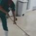 Chuva intensa causou alagamento no Hospital da Posse, em Nova Iguaçu. Cidade segue em alerta máximo após registrar volume recorde de precipitação.