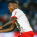 Após crítica à árbitra Daiane Muniz, jogador do Bragantino pede desculpas e enfrenta repercussão nacional