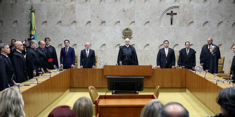 O STF arquivou a arguição de suspeição contra o ministro Dias Toffoli no caso Banco Master. Investigação continua sob nova relatoria após decisão de Edson Fachin.