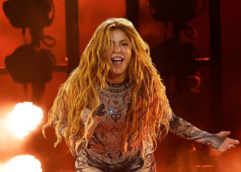 Shakira fará show em Copacabana em 2 de maio de 2026 como parte do evento “Todo Mundo no Rio”. O espetáculo segue grandes apresentações internacionais na praia, incluindo Madonna e Lady Gaga.