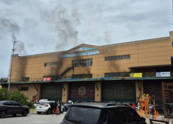 Um princípio de incêndio atingiu o barracão da Acadêmicos do Grande Rio na Cidade do Samba, no Rio. Fogo foi controlado sem feridos ou prejuízos, segundo os bombeiros.