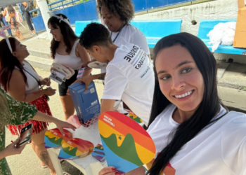 Durante o Carnaval, o programa “Rio Sem LGBTIfobia” oferece atendimento gratuito 24 horas para denúncias de discriminação. Equipe multidisciplinar presta suporte jurídico, social e psicológico.