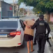 Polícia Civil realiza operação contra quadrilha ligada ao Comando Vermelho, prende cinco suspeitos e bloqueia R$ 30 milhões em bens. Investigação envolve lavagem de dinheiro e crimes interestaduais.