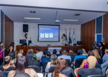 A Prefeitura de Duque de Caxias implementa o Programa de Liderança para capacitar gestores de saúde, melhorar a eficiência operacional e padronizar informações de pacientes em toda a rede municipal.