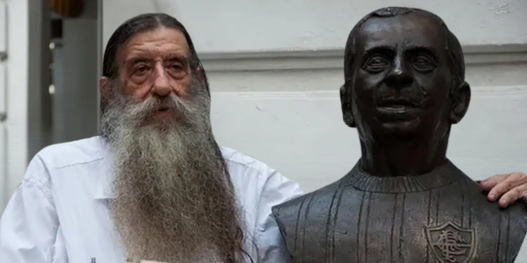 Nelson Rodrigues Filho, diretor teatral e criador do Bloco do Barbas, morre aos 79 anos no Rio. Ele foi peça-chave na revitalização do carnaval de rua carioca.