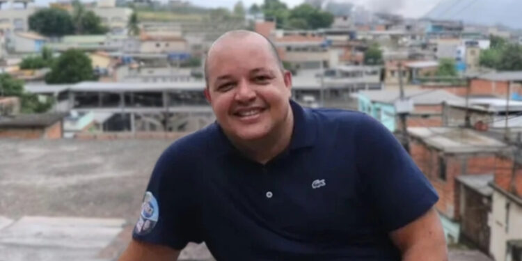 Cristiano Santos, irmão de Marcinho VP, assume o comando do PSDB em Belford Roxo até o fim de 2026.