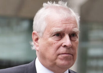Príncipe Andrew é detido em investigação relacionada ao caso Jeffrey Epstein.