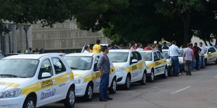 A Senatran divulgou o Manual Brasileiro de Exames de Direção Veicular, com mudanças na prova prática de direção. Baliza é substituída por estacionamento e foco é segurança no trânsito.
