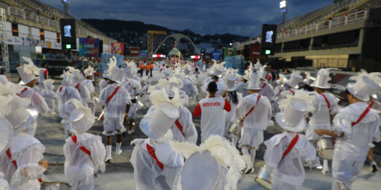 Carnaval 2026: Grupo Especial do Rio de Janeiro revela enredos que homenageiam música, história, religiões e cultura brasileira nos desfiles da Sapucaí.