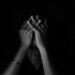 Transtornos de ansiedade, depressão e crises de pânico lideraram afastamentos temporários de trabalhadores no Rio de Janeiro em 2025. Especialistas destacam importância do cuidado com a saúde mental.