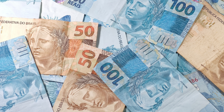 O Banco do Brasil encerrou 2025 com lucro de R$ 20,68 bilhões, afetado pelo aumento da inadimplência no agro. Para 2026, o banco projeta crescimento e reforça crédito consignado e aporte ao FGC.