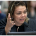 Senado aprova PL 179/2026, concedendo gratificação que permite salário de até R$ 77 mil para servidores da Câmara, ultrapassando o teto constitucional; projeto segue para sanção presidencial.