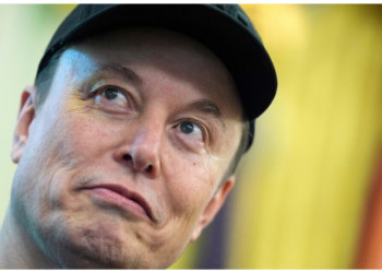 Elon Musk revelou que encerrou qualquer comunicação com Jeffrey Epstein depois de receber convites para visitar sua ilha associada a crimes sexuais. O empresário também reforçou a importância da divulgação de documentos sobre o caso.