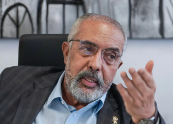 A proposta de reduzir a jornada de trabalho para 40 horas semanais e acabar com a escala 6x1 volta ao centro do debate no Congresso, com apoio do governo Lula e impacto direto para milhões de trabalhadores.