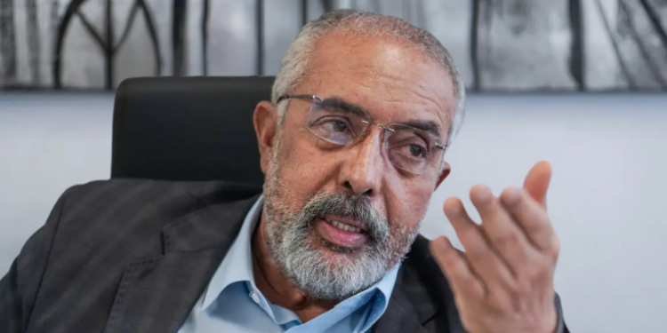 A proposta de reduzir a jornada de trabalho para 40 horas semanais e acabar com a escala 6x1 volta ao centro do debate no Congresso, com apoio do governo Lula e impacto direto para milhões de trabalhadores.