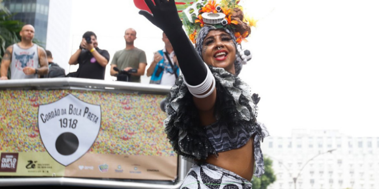 O Cordão da Bola Preta ganhará um centro cultural permanente no Centro do Rio, com 1.200 m², bistrô, palco e áreas de convivência, garantindo preservação do patrimônio cultural e memória do carnaval carioca.