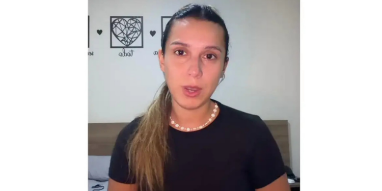 Advogada argentina Agostina Paez é liberada após Justiça do Rio revogar prisão preventiva por injúria racial contra funcionários de bar em Ipanema.